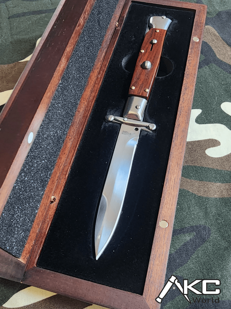 AKC Swinguard 9 Automatic Italian Stiletto with Stiletto Bayonet and 4 Polished Wood Handle