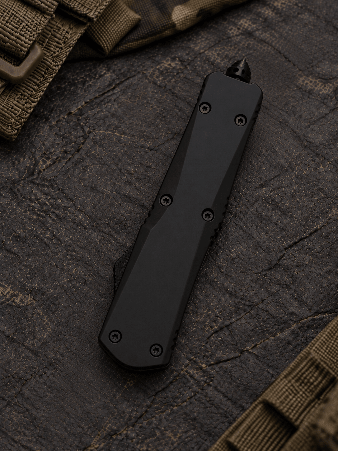 Delta S1 Tactical OTF Automatic Knife – 3.32 Black Double Edge Blade