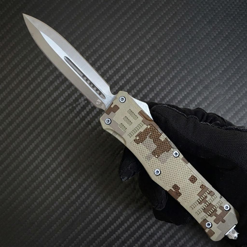 Venom 4-TR Gen 5 OTF knife in digital camo, satin DE blade, tactical venom-themed design