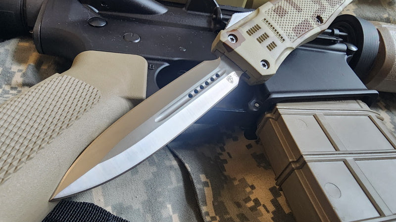 Venom 4TR-E OTF Knife in Digital Camo with satin double edge blade, ultra sharp and tactical folding knife.