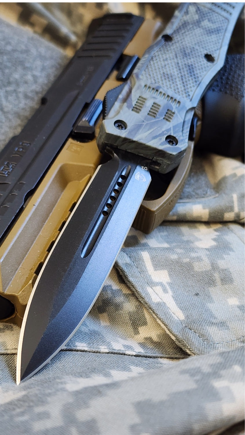 Venom 4TR-G6 OTF - Woodland Camo (Black DE 3.4")