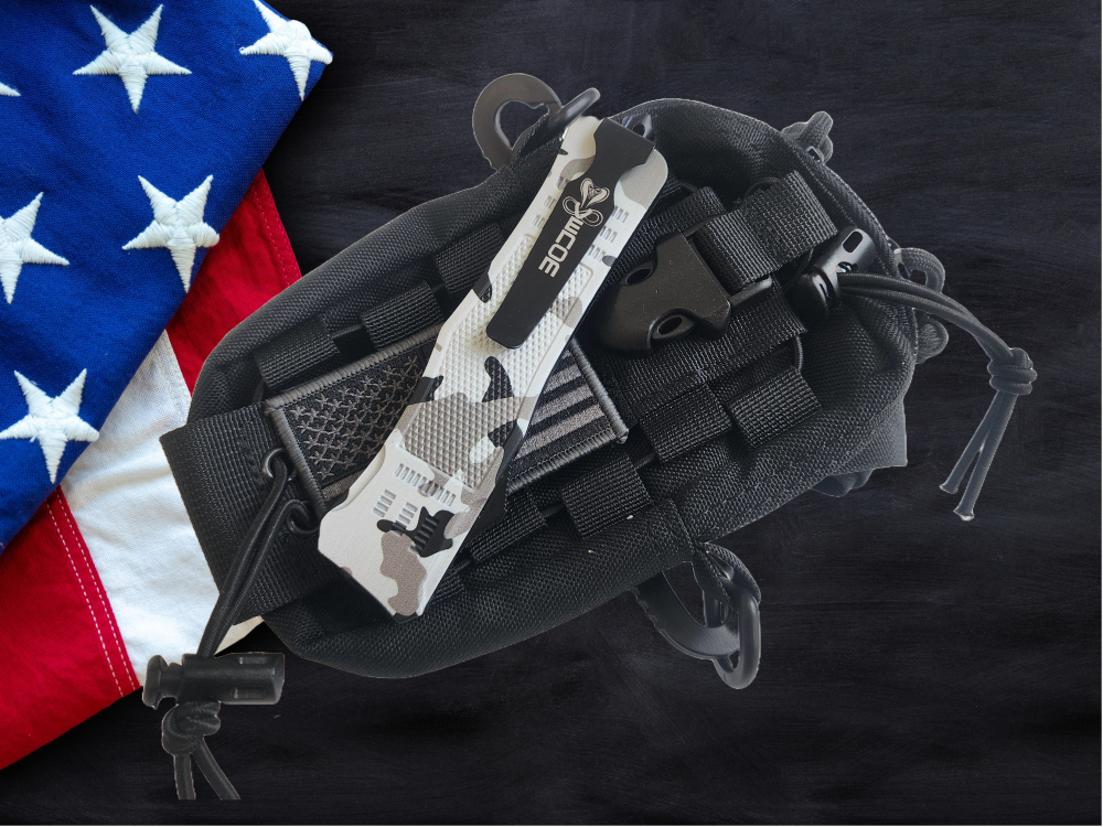 Venom 4TR ELITE Tactical OTF Knife - Armor Camo (Satin Double Edge 3.4").