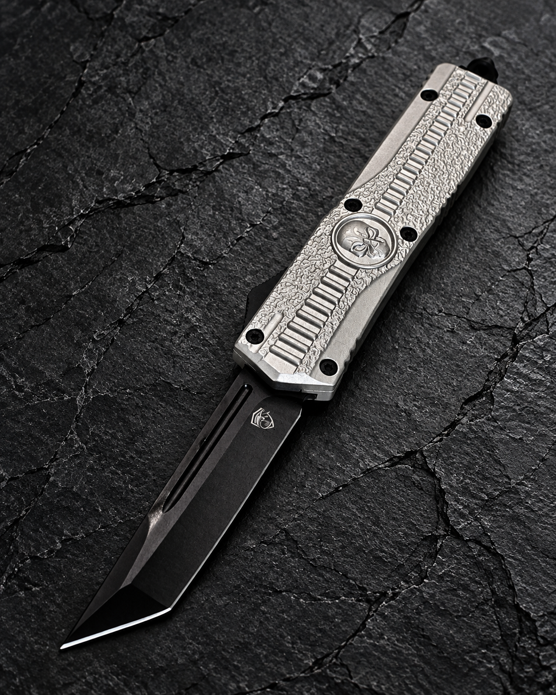 Venom Death Skull Double Action OTF Automatic Knife – Silver Skull Handle, 3.4 Black Tanto Blade