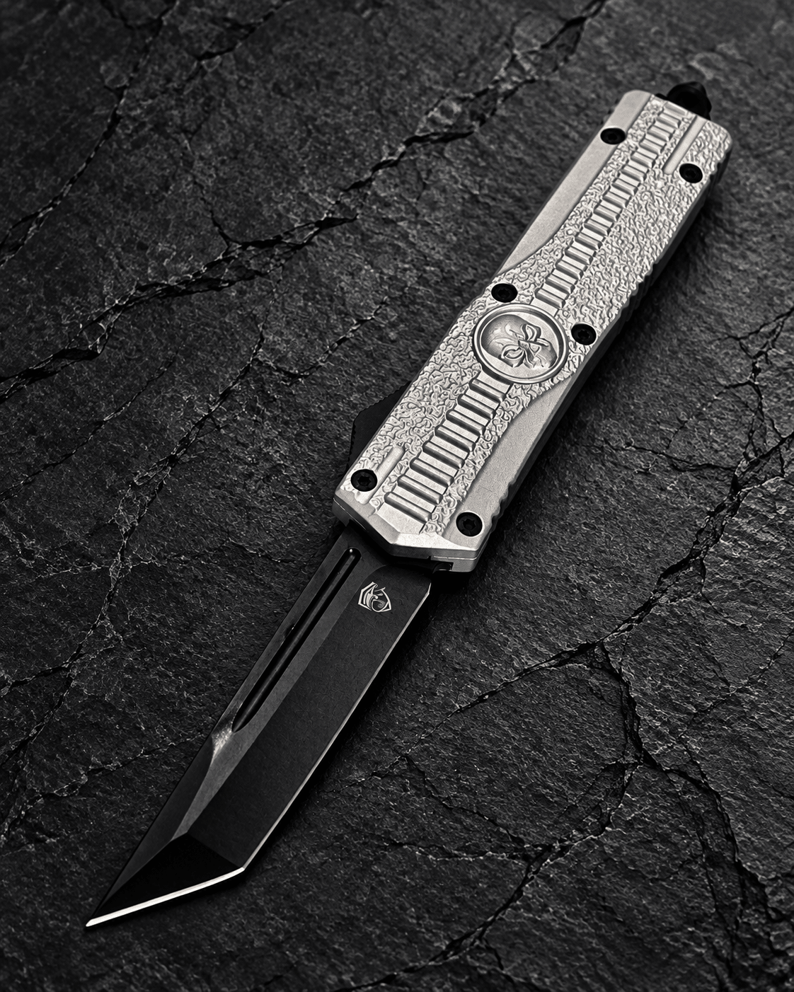 Venom Death Skull Double Action OTF Automatic Knife – Silver Skull Handle, 3.4 Black Tanto Blade