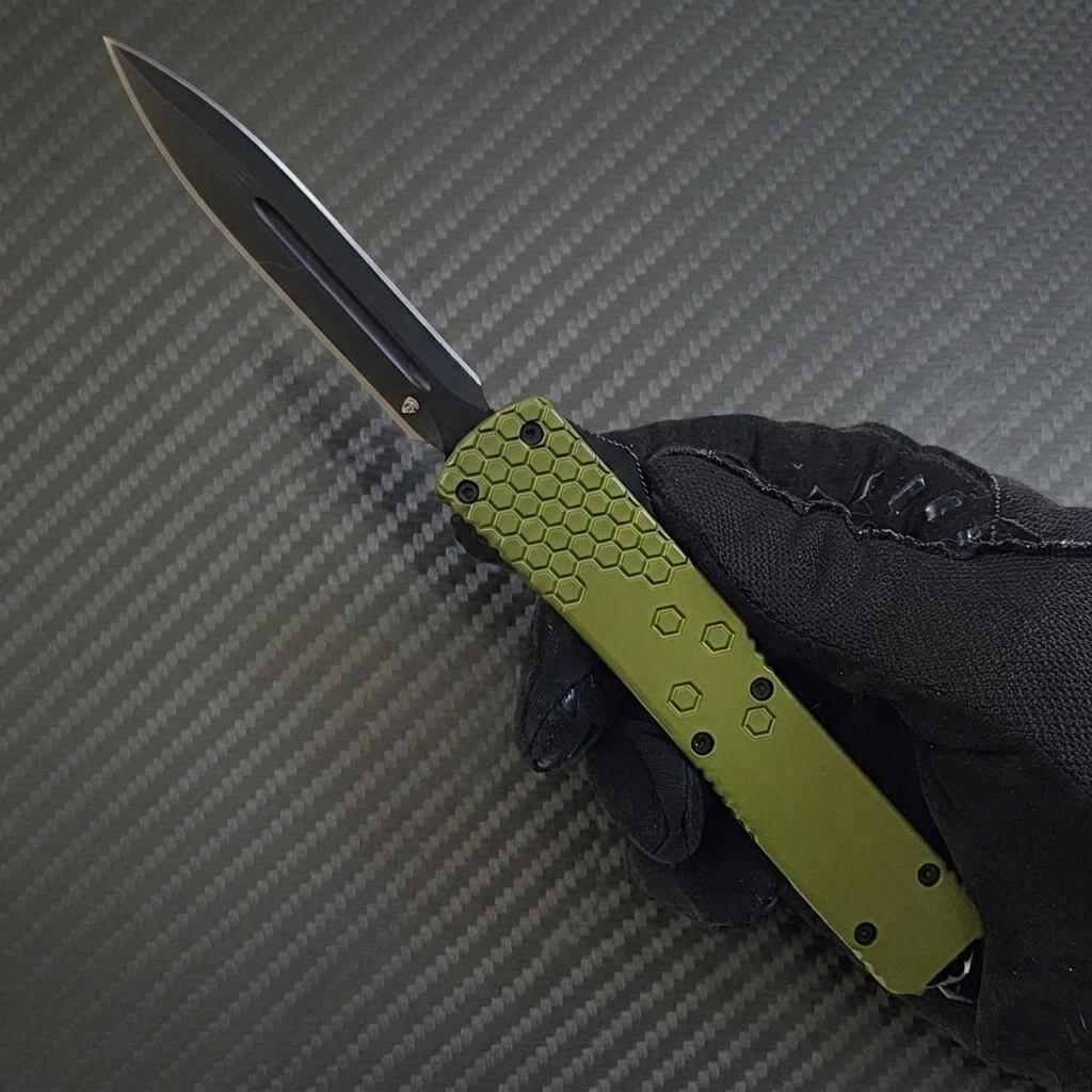 Venom Hex Force OTF blade in Black DE 3.25 - premium tactical knife with superior craftsmanship and sleek design