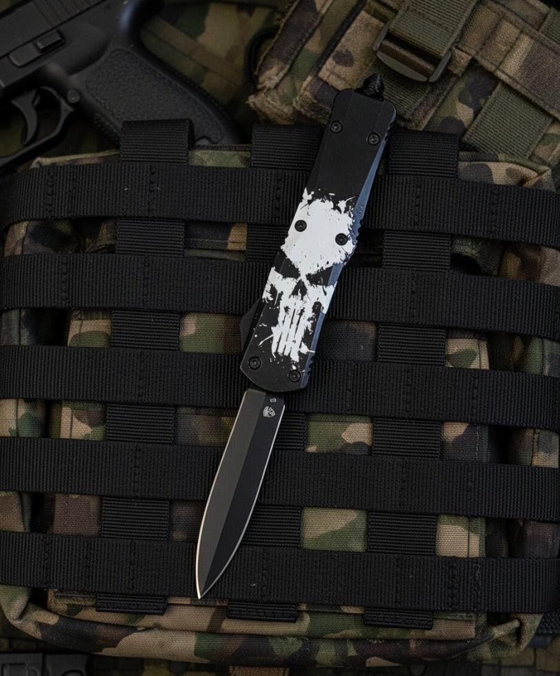 Venom Punisher Edition 692 OTF Knife in Black, featuring DE 3.40 blade for tactical use