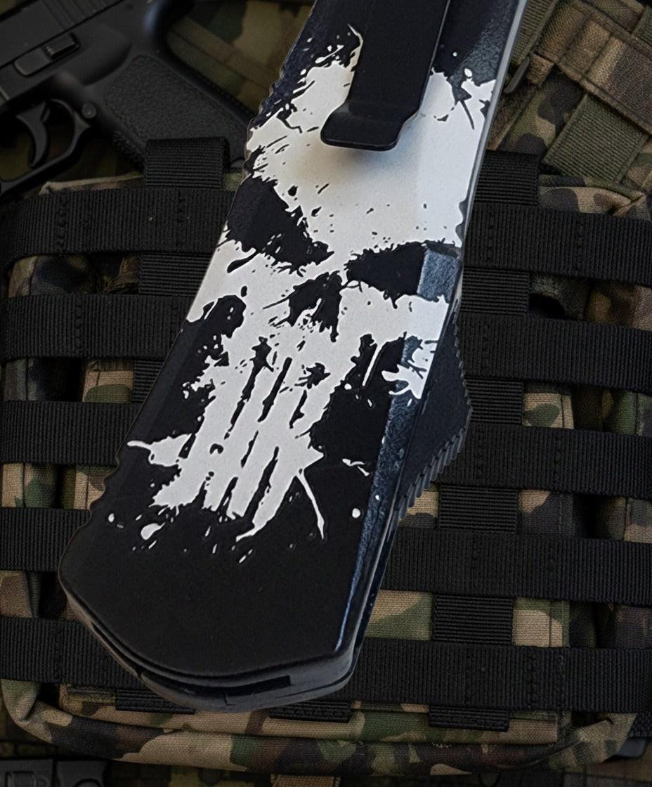 Venom Punisher Edition 692 OTF Knife in Black, featuring DE 3.40 blade for tactical use