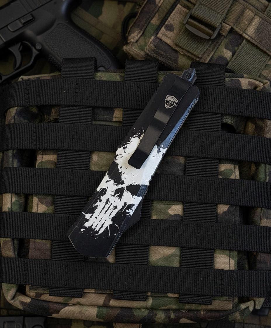 Venom Punisher Edition 692 OTF Knife in Black, featuring DE 3.40 blade for tactical use