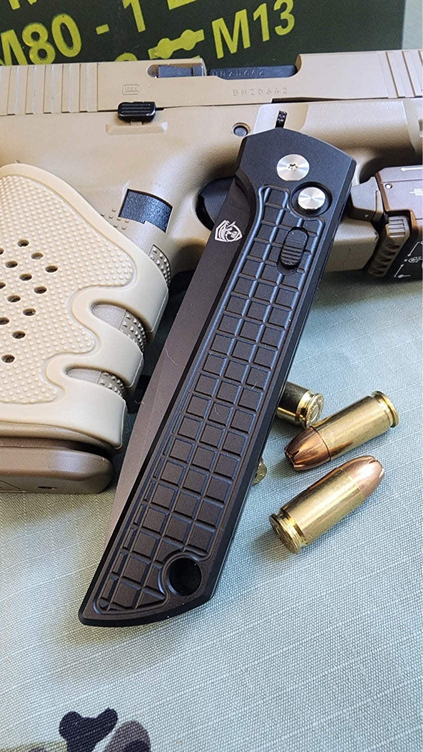 Raptor-9R Striker Automatic Knife with Black Tanto 3.5-inch blade, durable tactical design