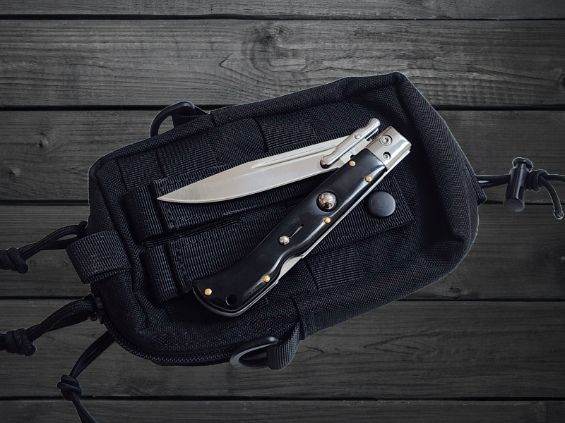 AKC 9" Italian Roma Swinguard Automatic Knife - Black (3.75" Polished).