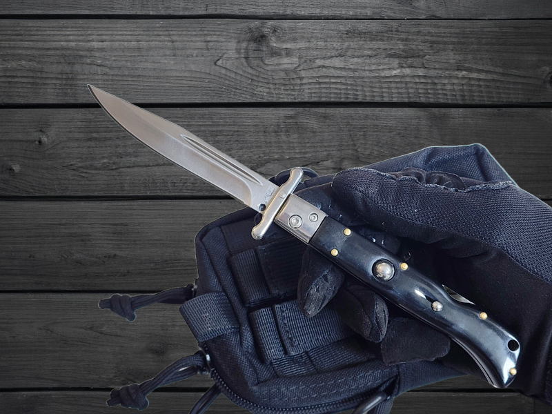 AKC 9" Italian Roma Swinguard Automatic Knife - Black (3.75" Polished).