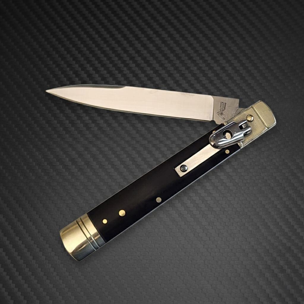 Leverlock automatic knife AKC 9 with dark horn handle and satin plain blade, ideal for collectors and everyday carry