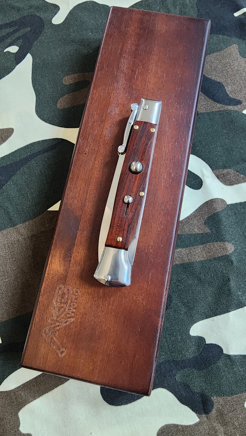 AKC Swinguard 9 Automatic Italian Stiletto with Stiletto Bayonet and 4 Polished Wood Handle