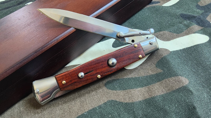 AKC Swinguard 9 Automatic Italian Stiletto with Stiletto Bayonet and 4 Polished Wood Handle