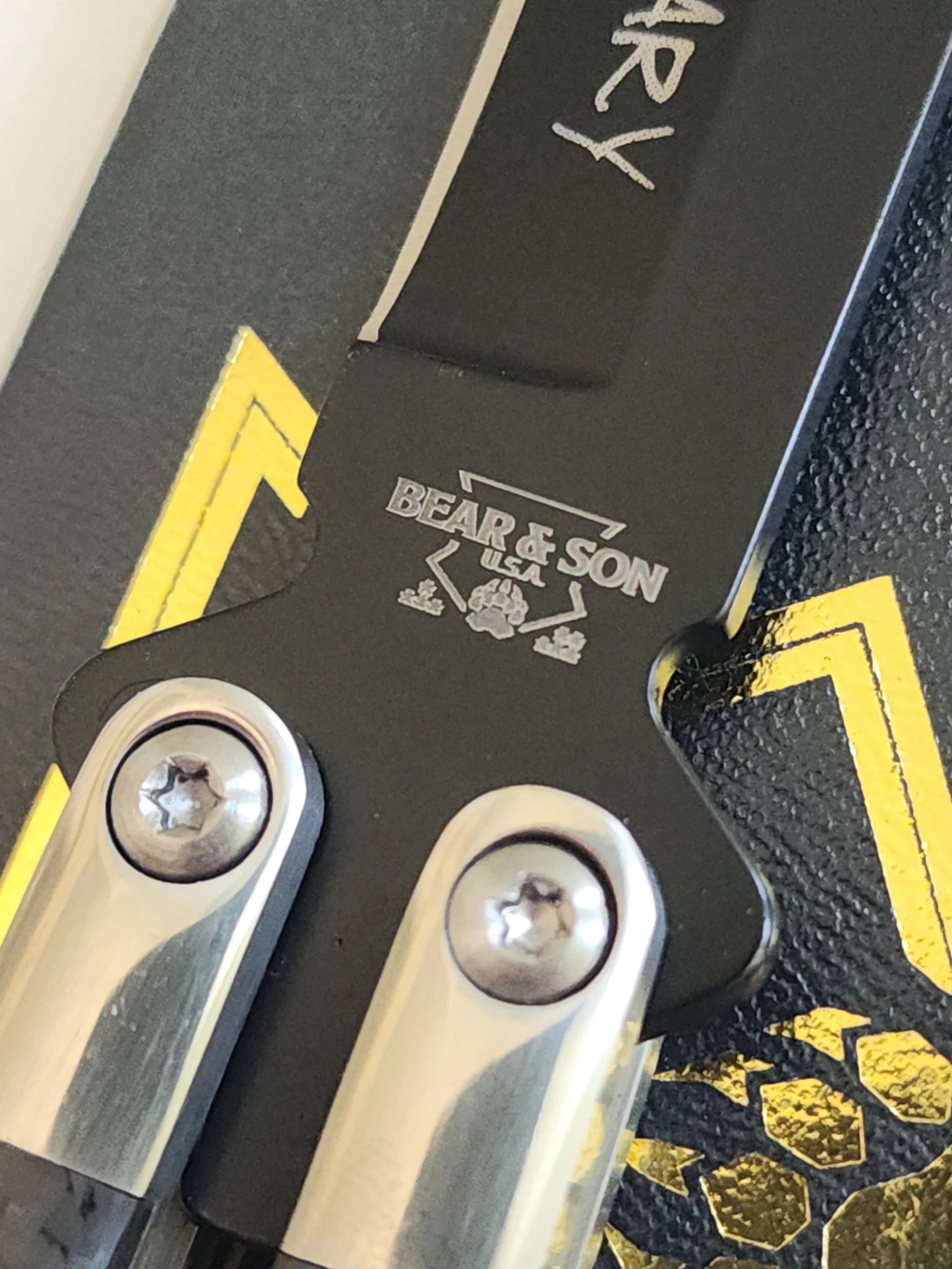 Bear & Son 30th Anniversary Carbon Fiber Butterfly (5 Black)