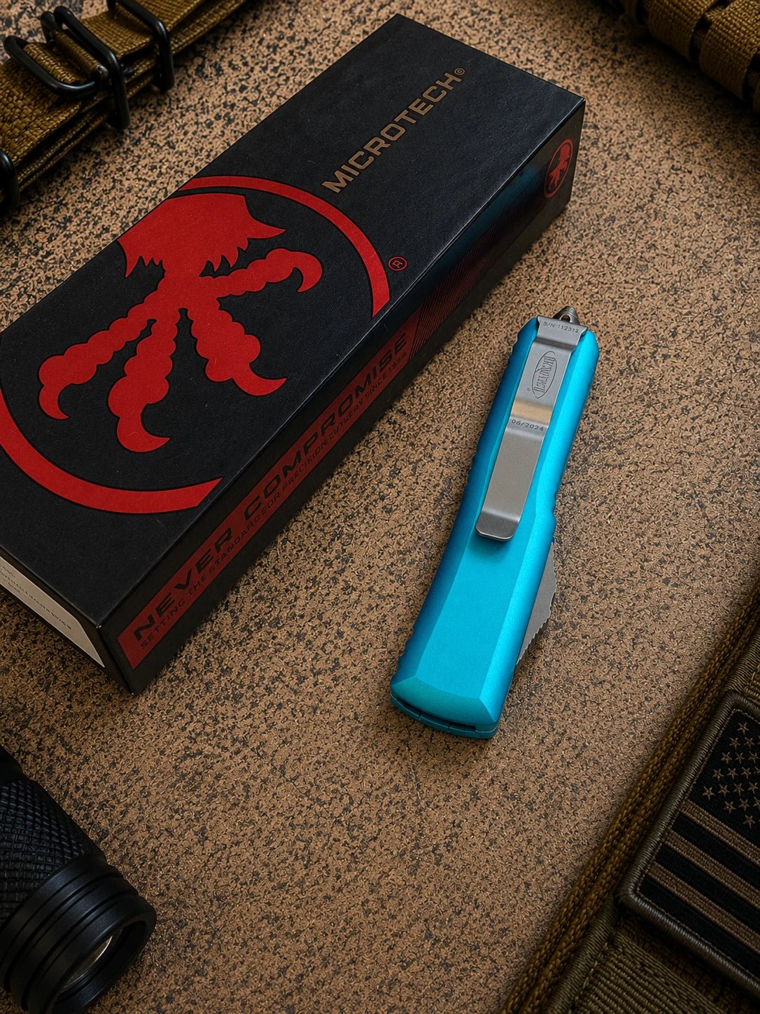 Microtech UTX-85 SE OTF Automatic Knife  Turquoise  (3.1 SW)
