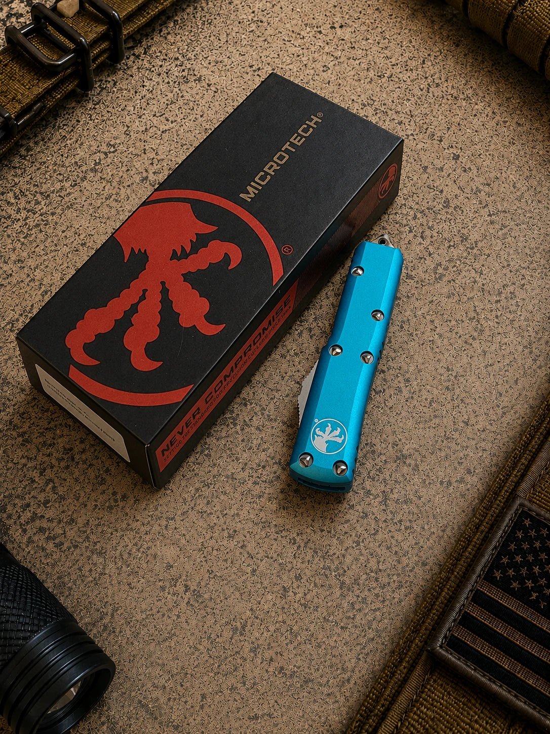 Microtech UTX-85 SE OTF Automatic Knife  Turquoise  (3.1 SW)