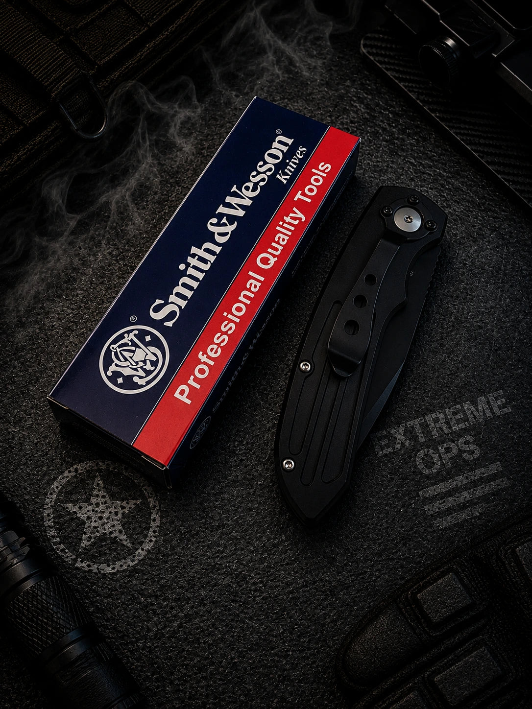 Smith & Wesson Extreme Ops Black Automatic Knife - Black Drop Point Par Ser