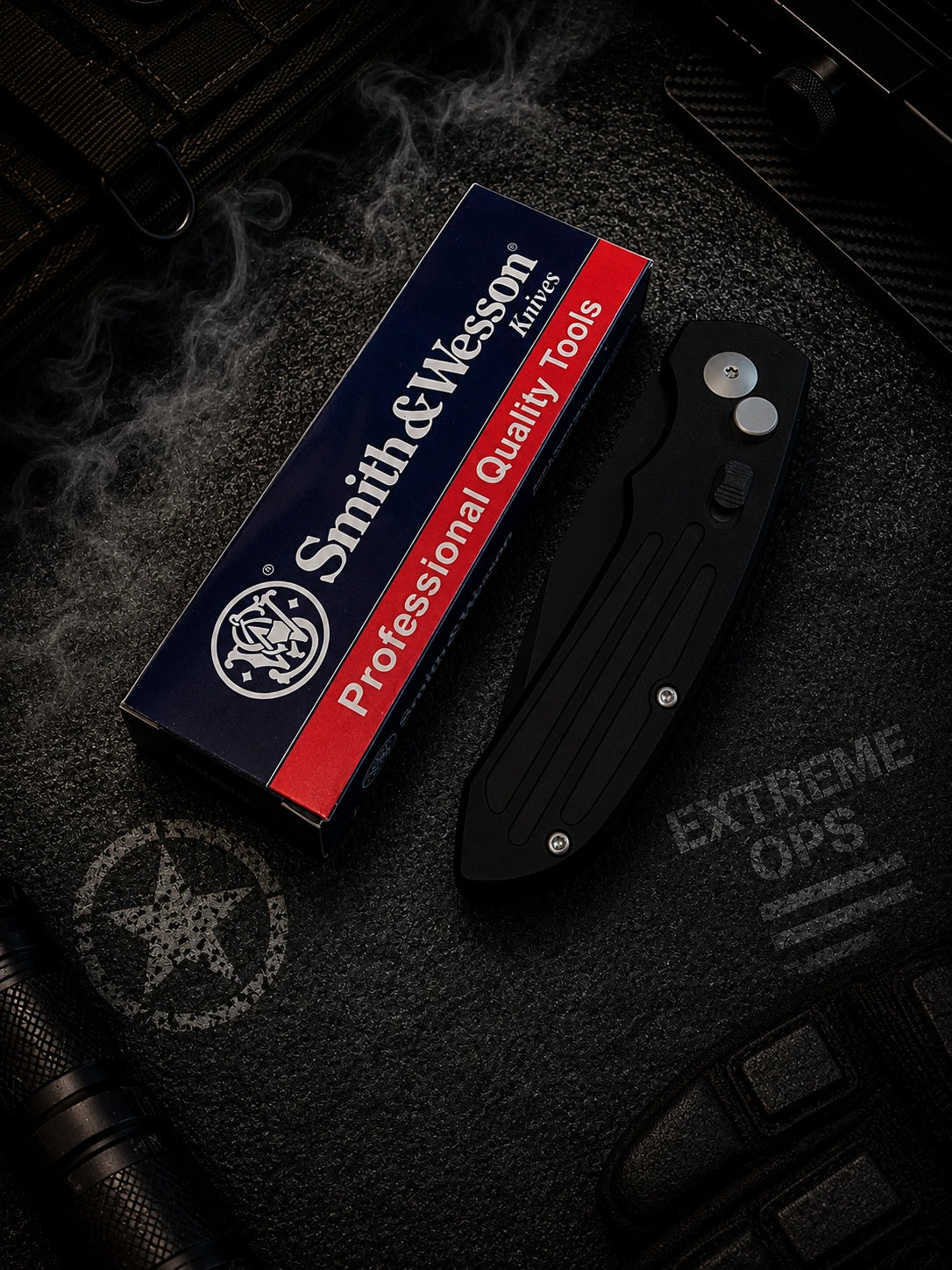 Smith & Wesson Extreme Ops Black Automatic Knife - Black Drop Point Par Ser