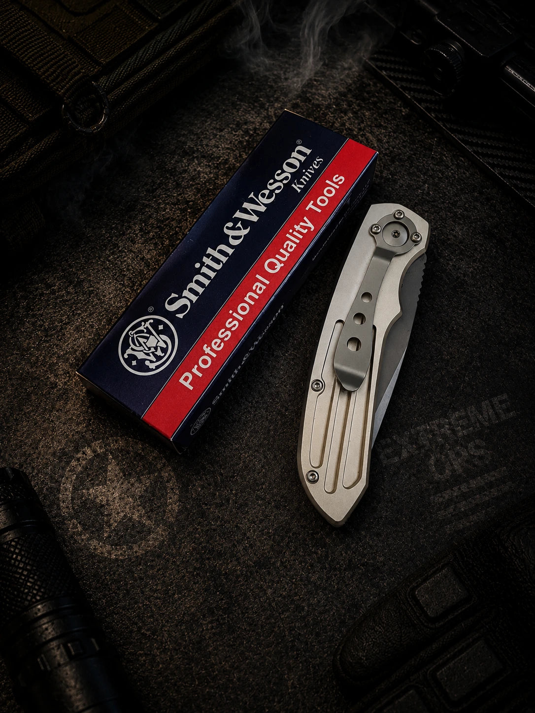 Smith & Wesson Extreme Ops Silver Automatic Knife - Tanto Par Ser Satin