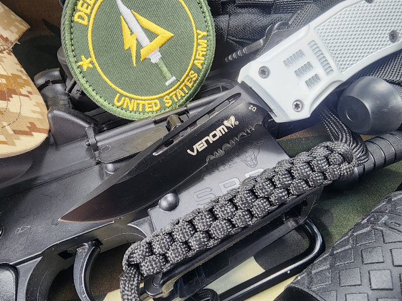 Venom 4TR Arctic Commando Tactical OTF Knife | White | Black Drop Point Par Serr.
