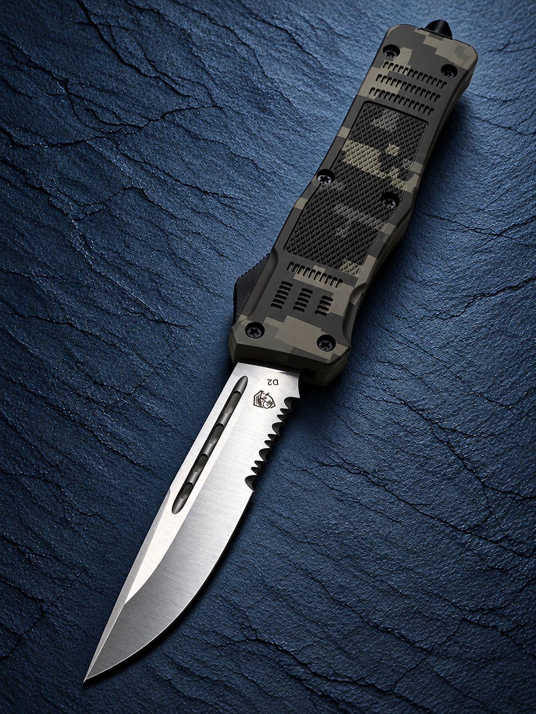Venom 4TR ELITE Tactical Auto OTF Knife - ACU Camo (Satin Drop Point Par Ser 3.69)
