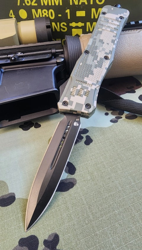 Venom 4TR ELITE Tactical OTF Knife in ACU Black DE, 3.4-inch blade, premium automatic deployment