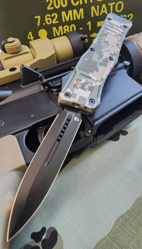 Venom 4TR ELITE Tactical OTF Knife in ACU Black DE, 3.4-inch blade, premium automatic deployment