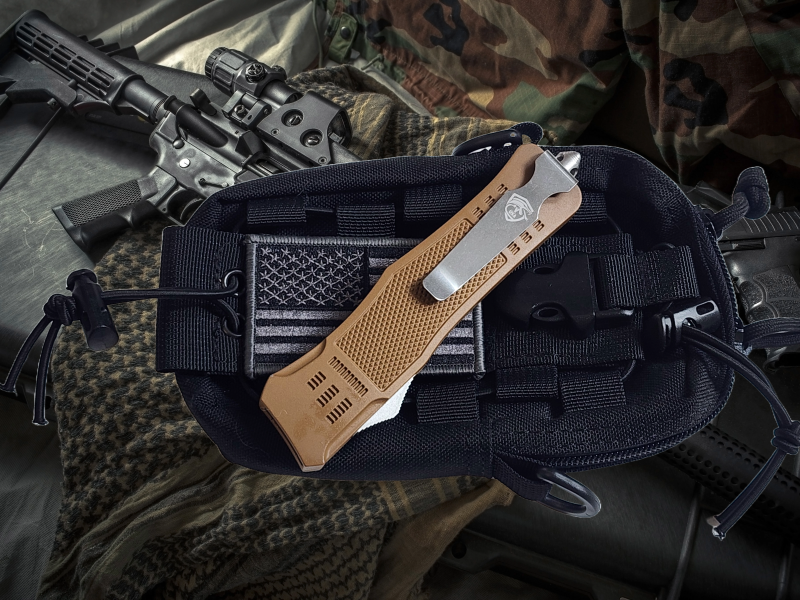Venom 4TR ELITE Tactical OTF Knife - Tan (Black Drop Point Par Ser 3.4").
