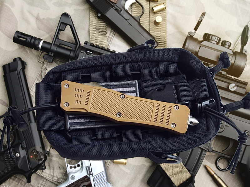 Venom 4TR ELITE Tactical OTF Knife - Tan (Black Spartan 3.4").