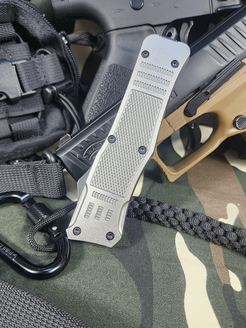 Venom 4TR Silver Ghost Automatic OTF Knife - (Black Drop Point Par Ser 3.40")