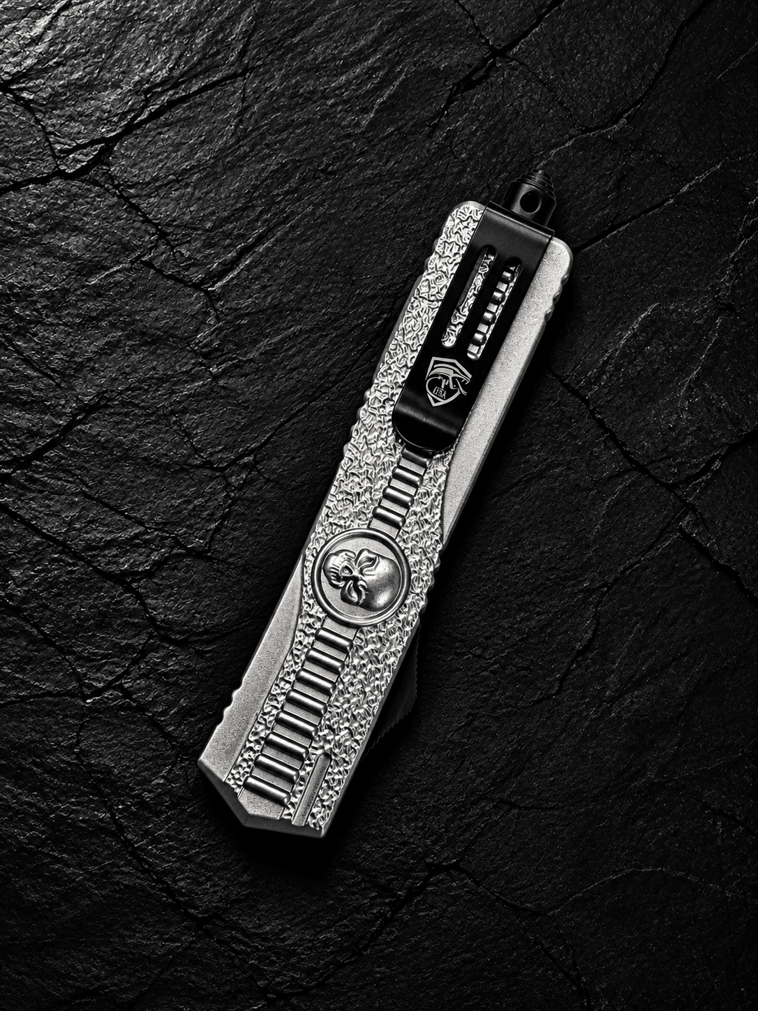 Venom Death Skull Double Action OTF Automatic Knife – Silver Skull Handle, 3.4 Black Tanto Blade
