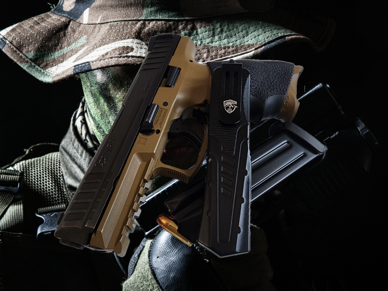 Venom Recon 3 Automatic OTF Knife - Black (Black Tanto Par Ser 3.25").