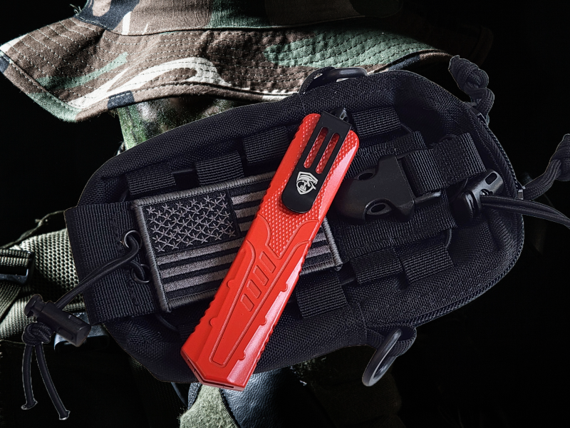 Venom Recon 3 Automatic OTF Knife - Red (Black Double Edge 3.25").
