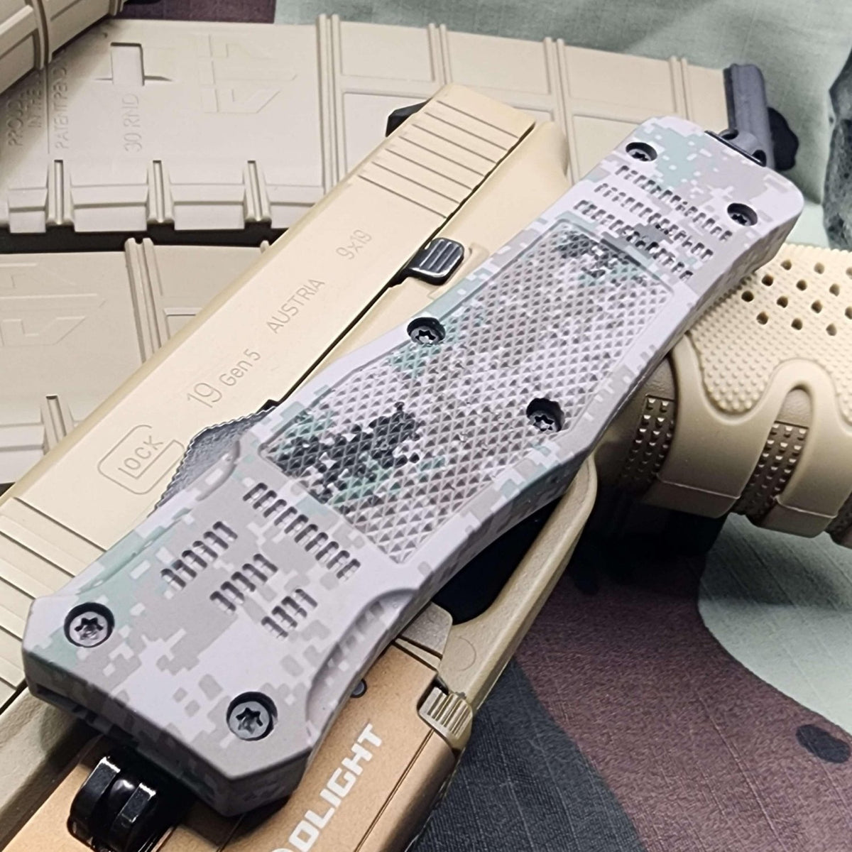 Venom 4TR ELITE Tactical OTF knife in Recon Camo with Satin DE blade, ideal for tactical and outdoor use