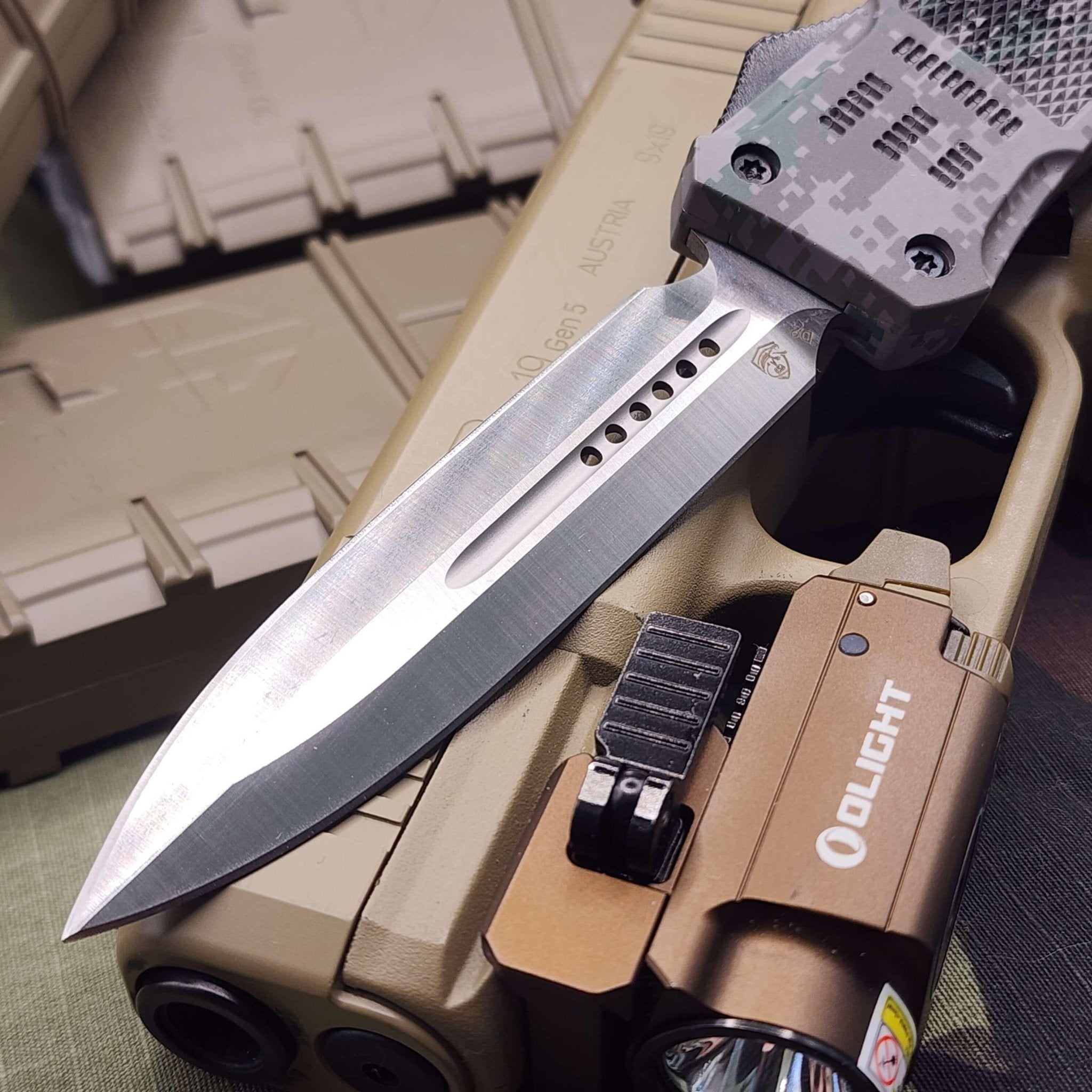Venom 4TR ELITE Tactical OTF knife in Recon Camo with Satin DE blade, ideal for tactical and outdoor use